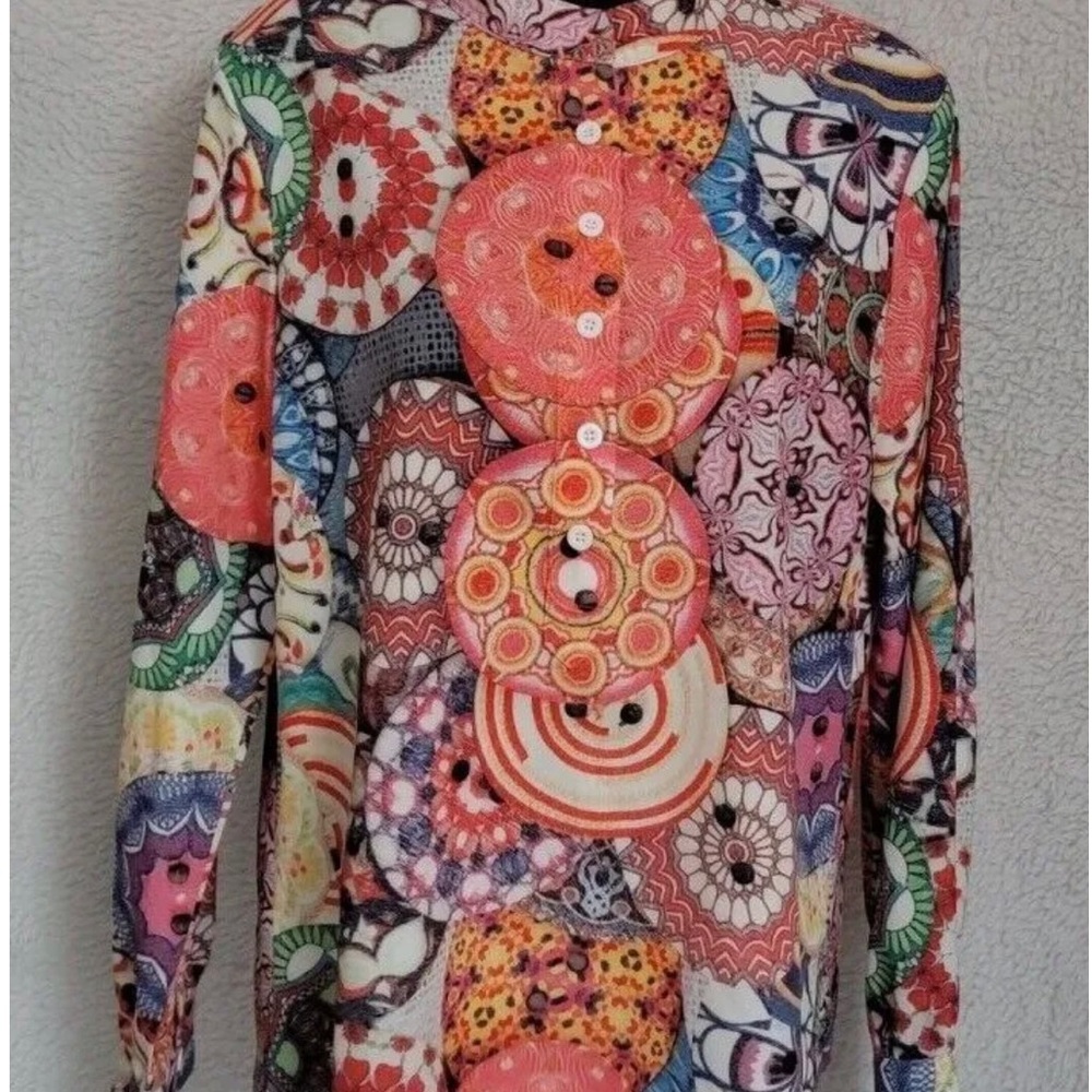 NWT Beautiful Coloful Retaica Shirt